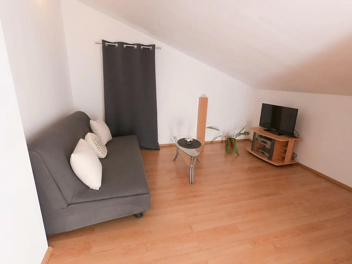 Relaxing Summer In Punat Apartment